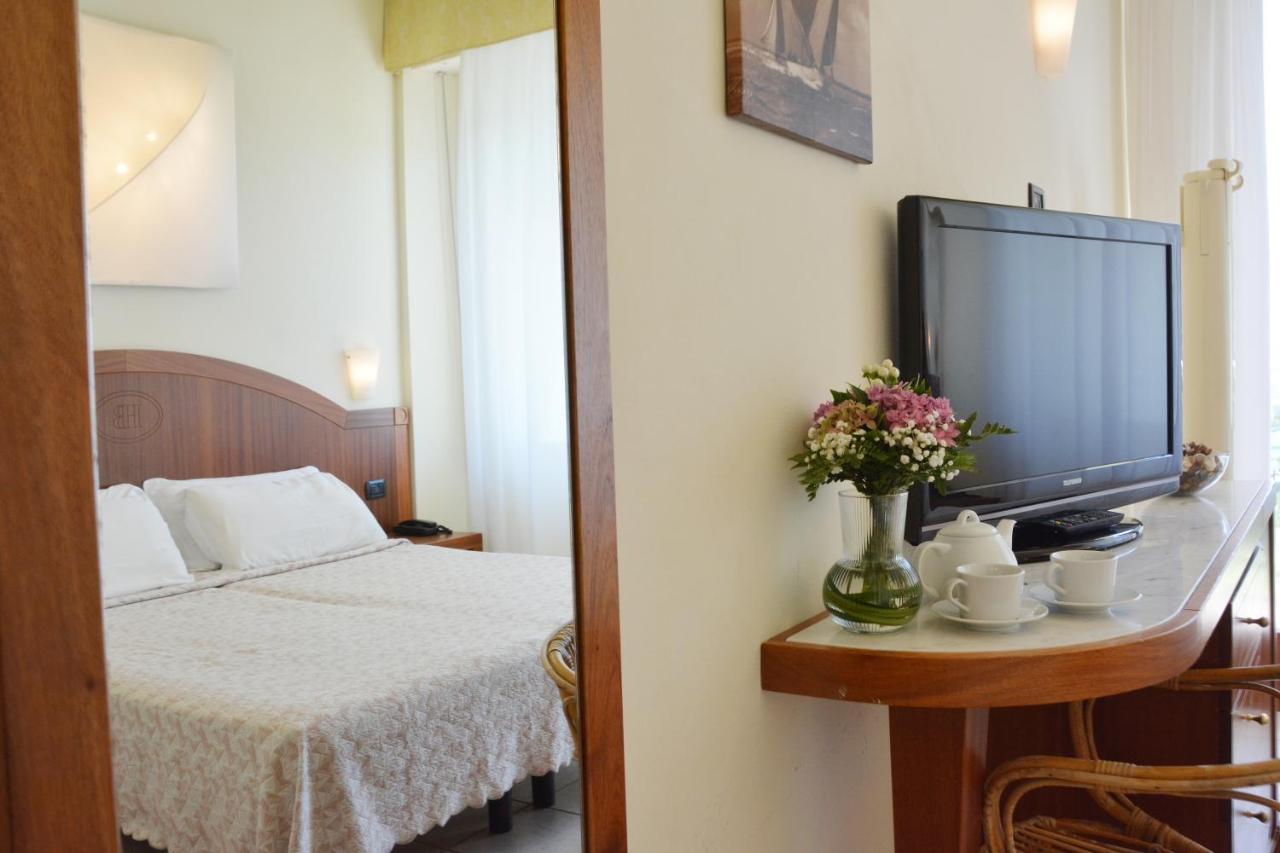 Hotel Bellevue Beach - Sul Mare Milano Marittima Exterior photo