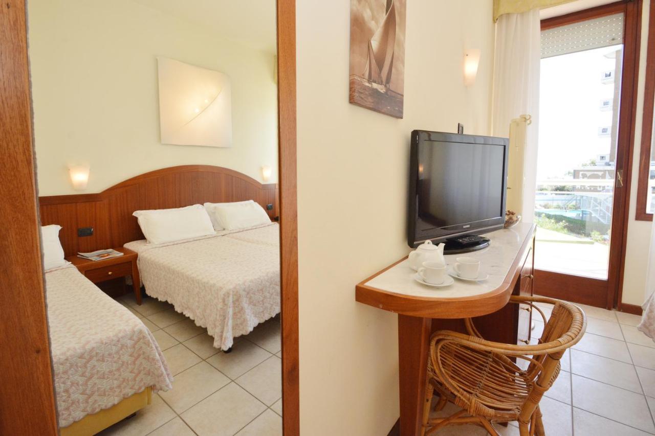 Hotel Bellevue Beach - Sul Mare Milano Marittima Exterior photo