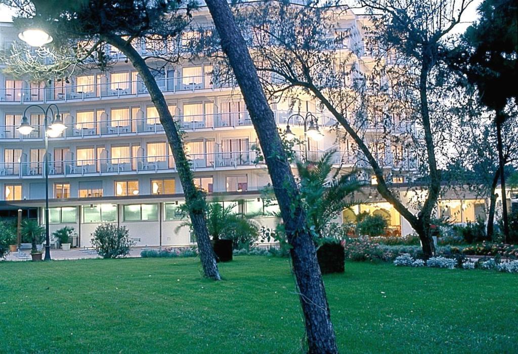 Hotel Bellevue Beach - Sul Mare Milano Marittima Exterior photo